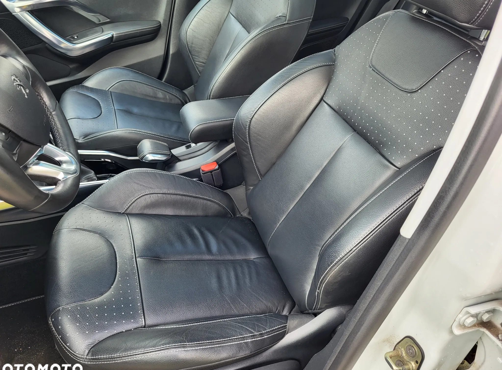 Peugeot 2008 cena 42700 przebieg: 113530, rok produkcji 2014 z Słupsk małe 172